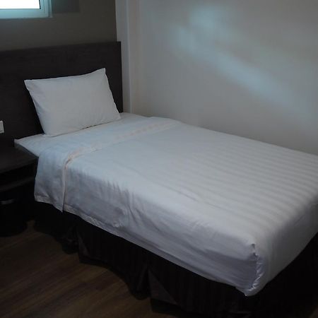 KL Hotel Labuan Buitenkant foto
