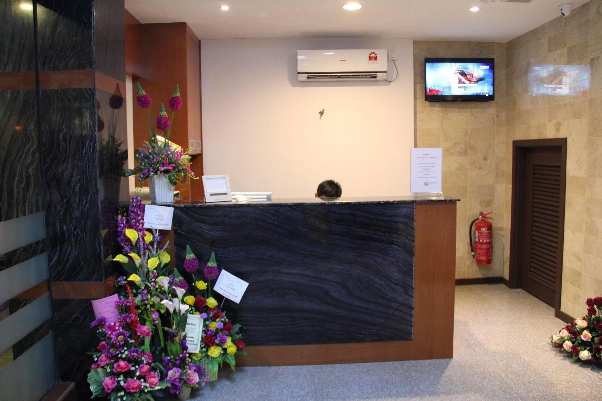 KL Hotel Labuan Buitenkant foto